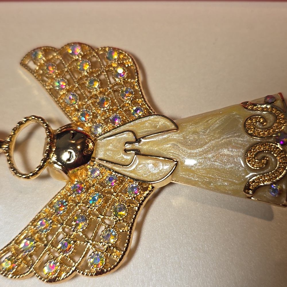 MONET BRAND BEAUTIFUL ANGEL CHRISTMAS TREE ORNAMENT (2024)